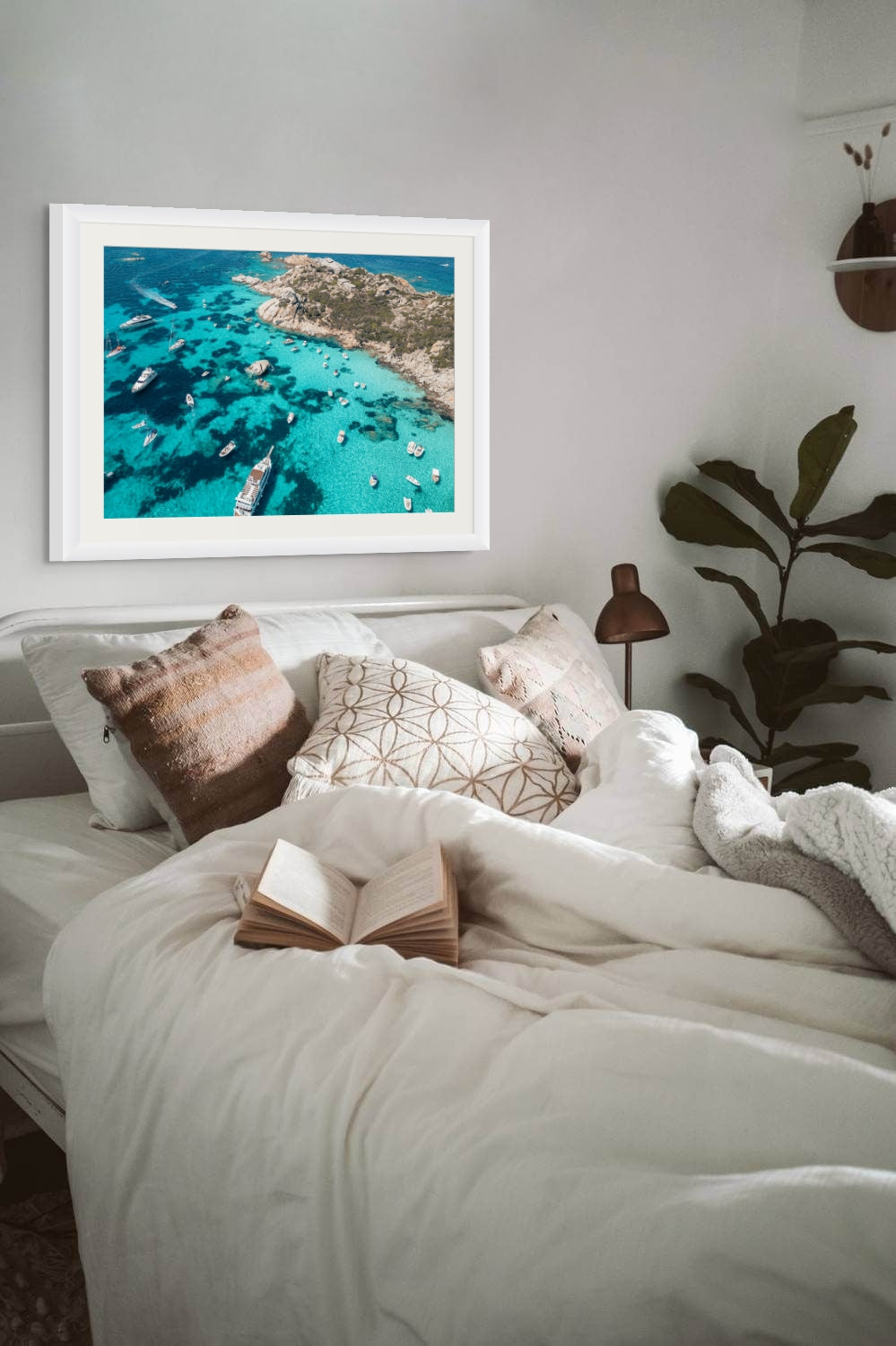 La Maddalena print in room